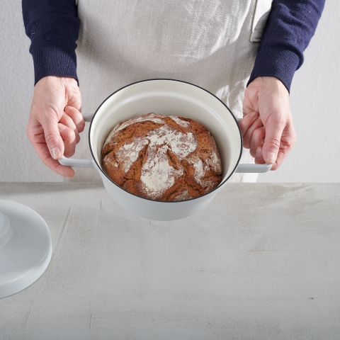 Kasserolle mit Deckel ⌀ 24cm